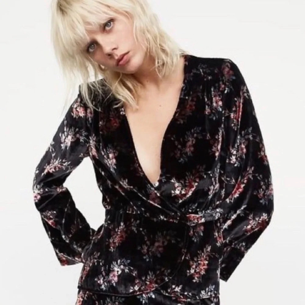 Zara Velvet Floral Wrap Top Sz Medium